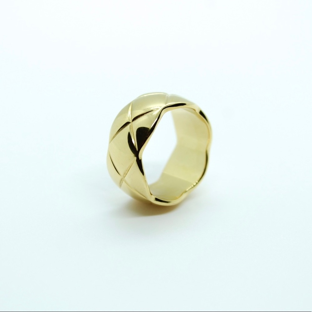 Wide Wavy Ring - Picture 2 of 5
